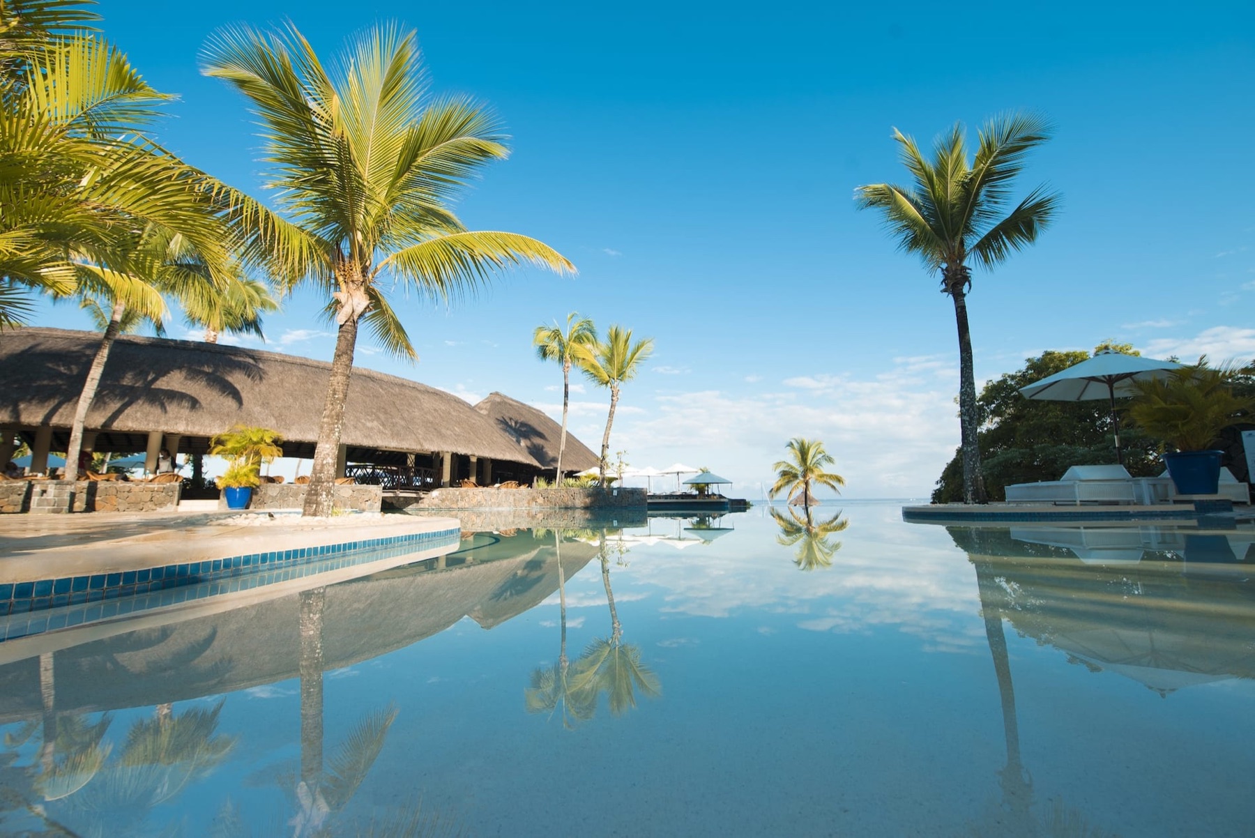 Pool and beach of the Maritim Resort & Spa Mauritius